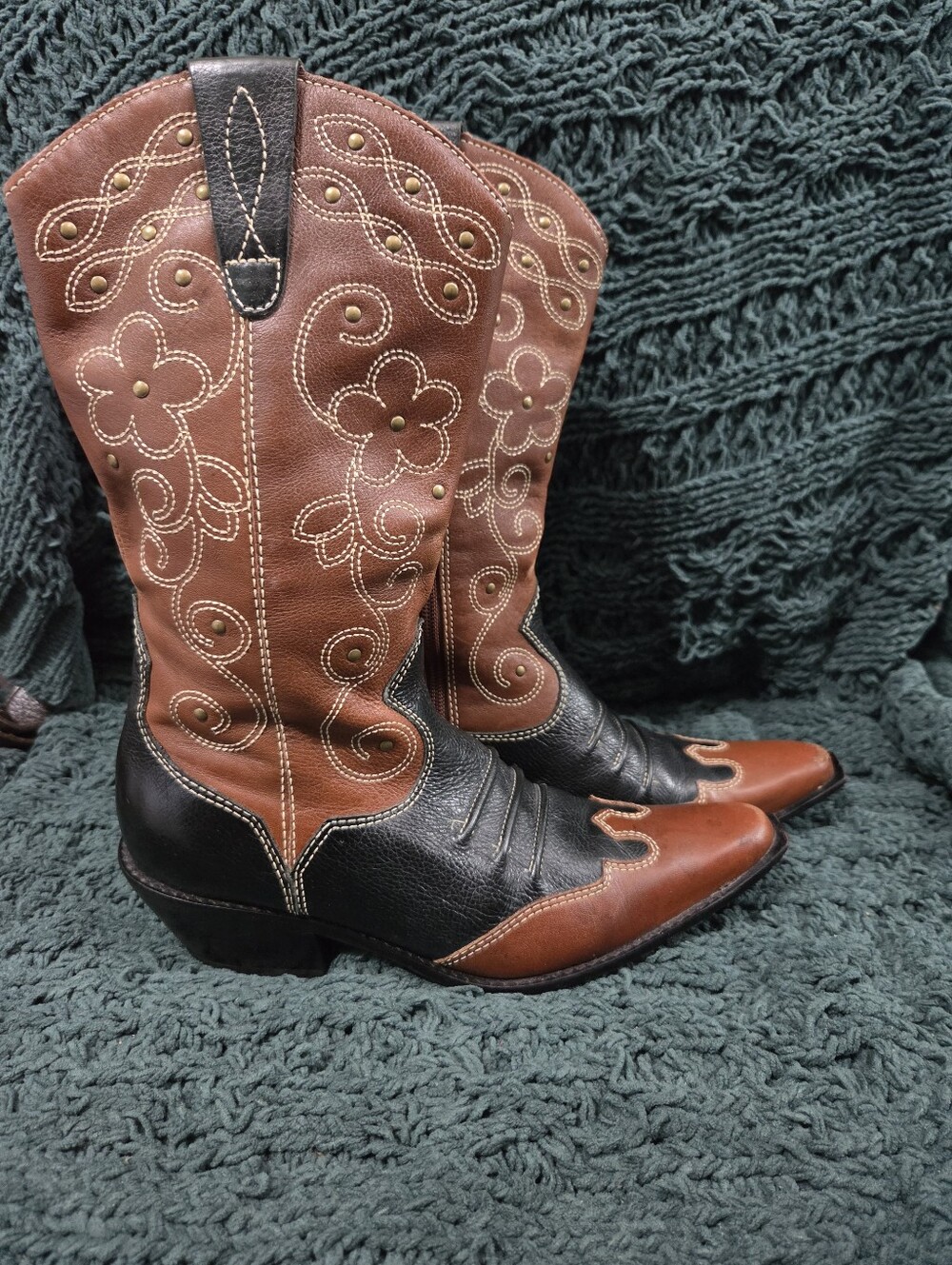 Matisse Two-Tone Brown and Black Embroidered Western Heeled Boots Size 7